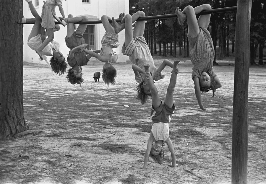 children-playing-at-a-playground-everett